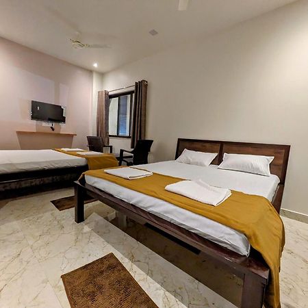 Hotel Madhusudan Executive Kolhápur Kültér fotó