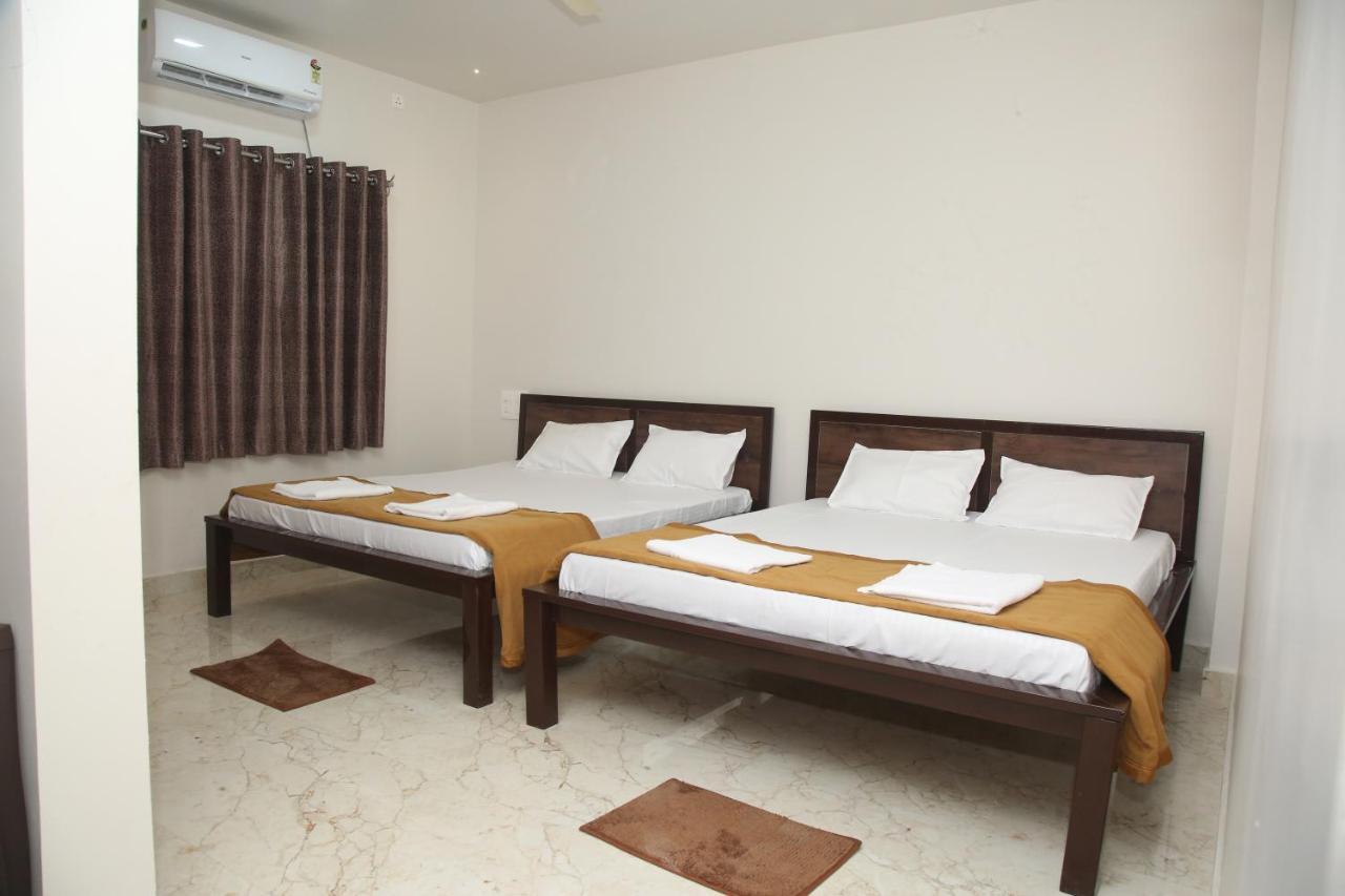 Hotel Madhusudan Executive Kolhápur Kültér fotó