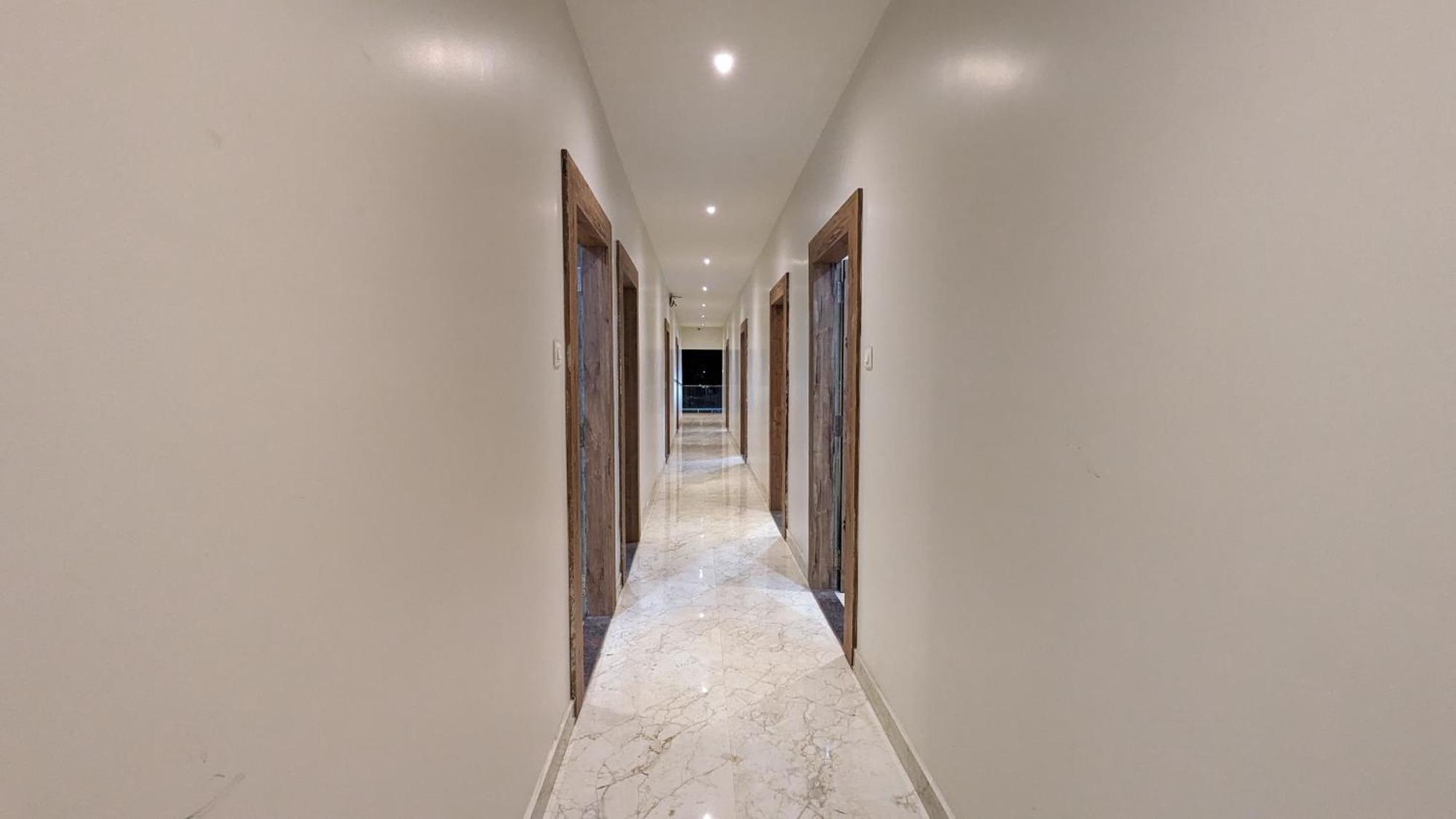 Hotel Madhusudan Executive Kolhápur Kültér fotó